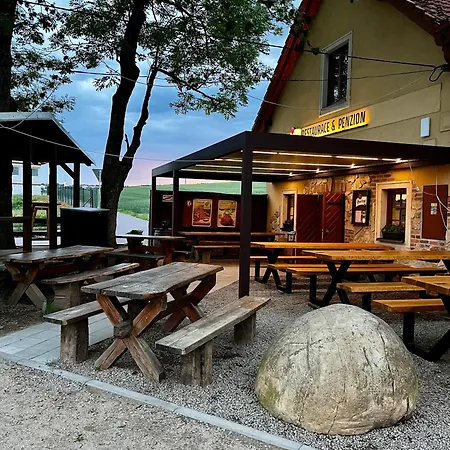 & Restaurace Pizzerie Jasany 3*