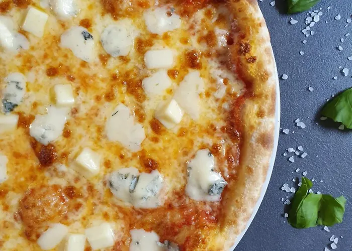 & Restaurace Pizzerie Jasany 酒店 3*